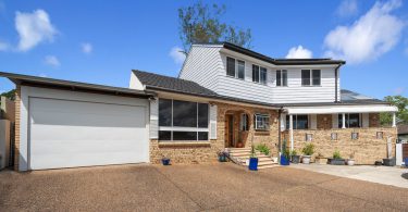 9 Needlewood Grove, Padstow Heights.