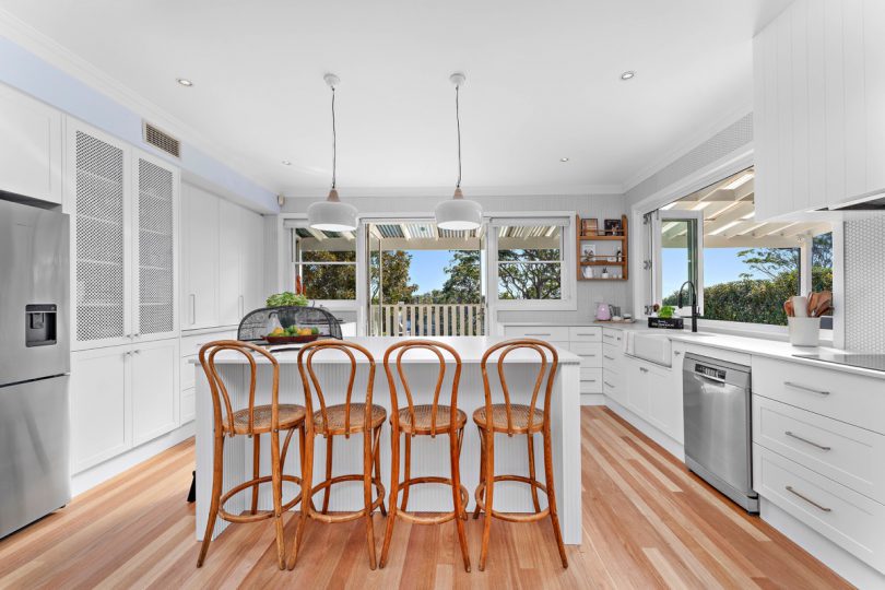 836 Henry Lawson Drive, Picnic Point