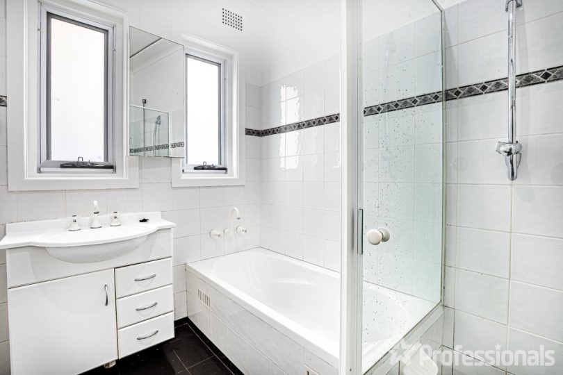https://professionalspadstow.com.au/real-estate/property/1298896/48-cahors-road-padstow-nsw-2211/