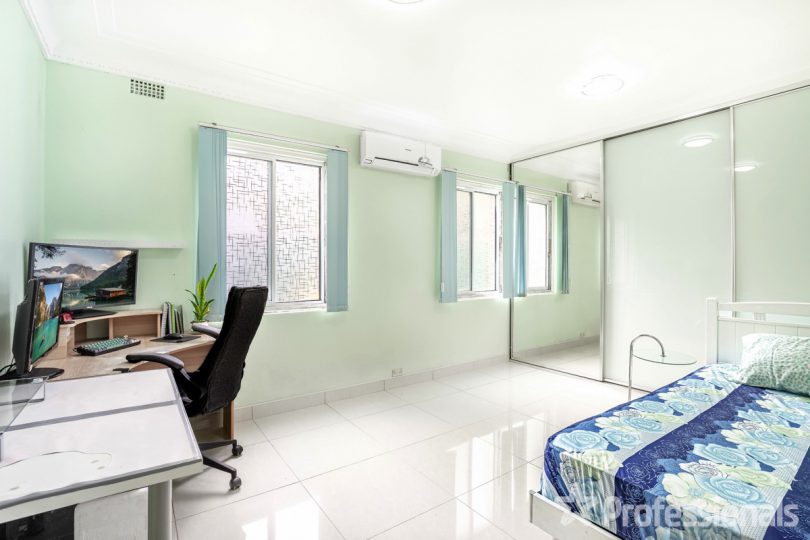 https://professionalspadstow.com.au/real-estate/property/1298896/48-cahors-road-padstow-nsw-2211/